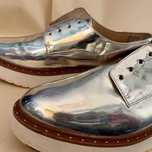 Chinese Laundry Mirror Silver Oxfords USW 8.5/ EU 39 EUC Metallic